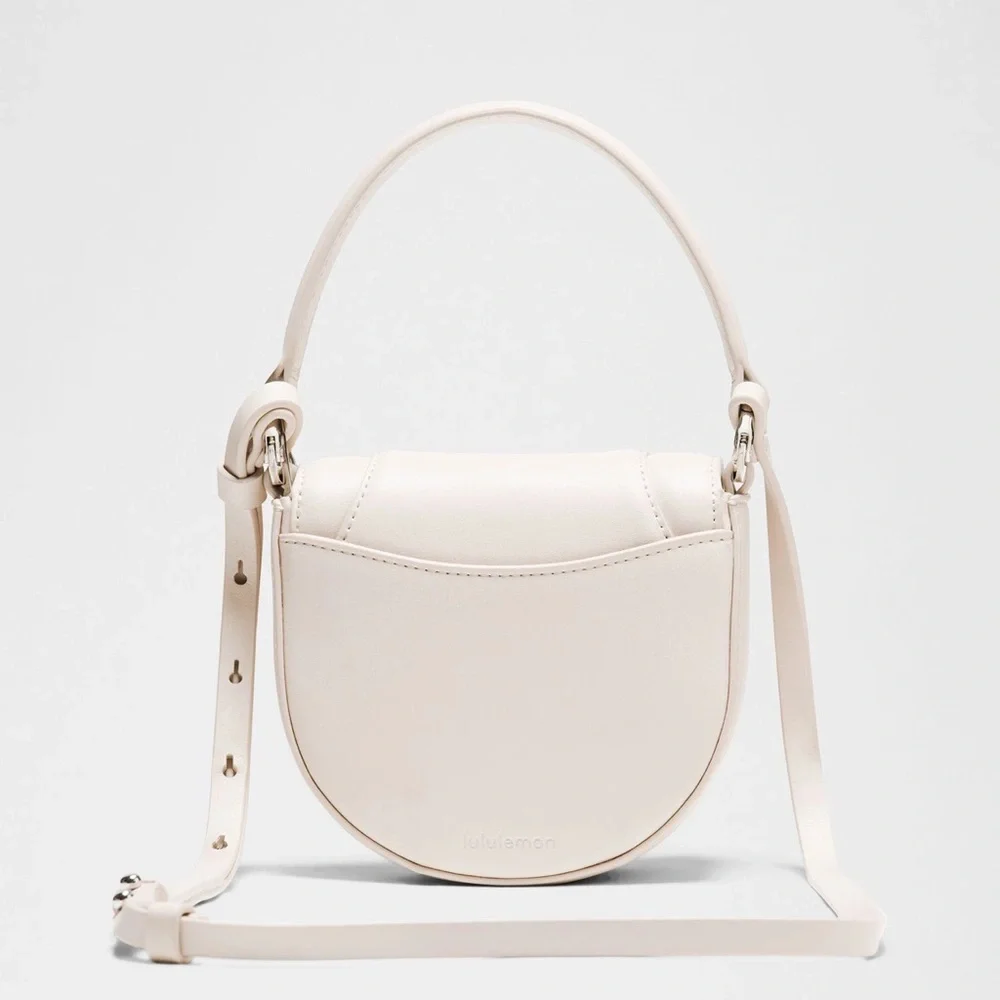 Lululemon leather alternative Crossbody bag✨🕊️cashew - Picture 3 of 5